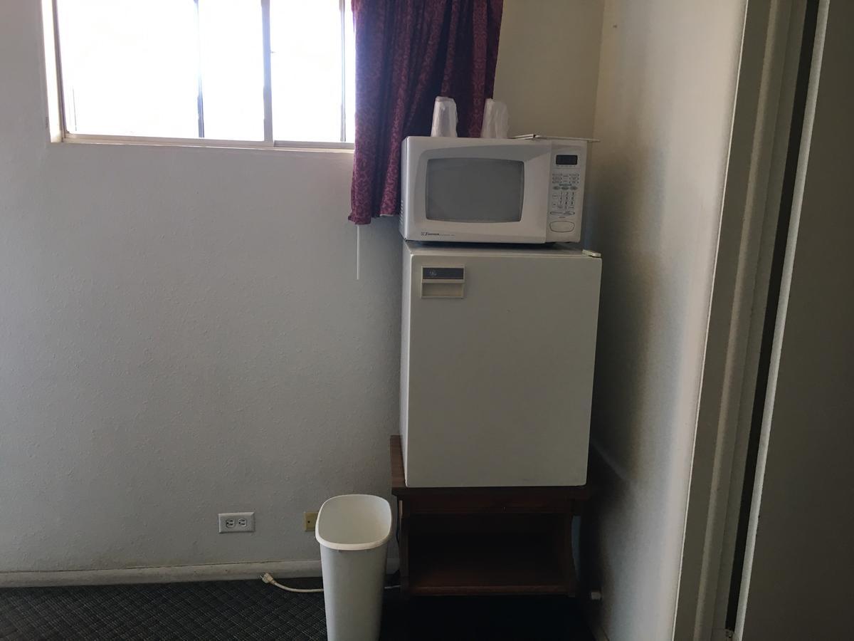 Skyliner Motel Stroud Экстерьер фото