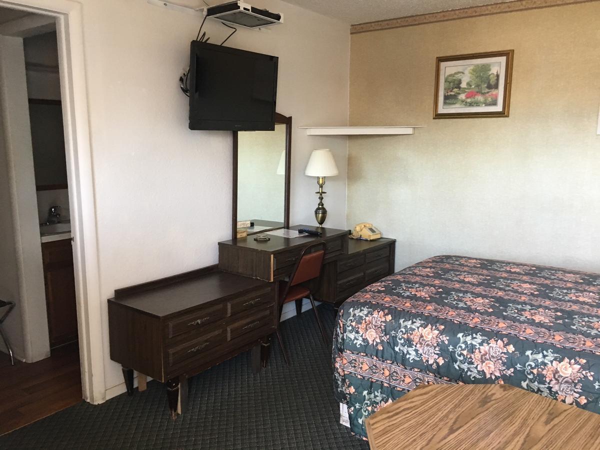 Skyliner Motel Stroud Экстерьер фото