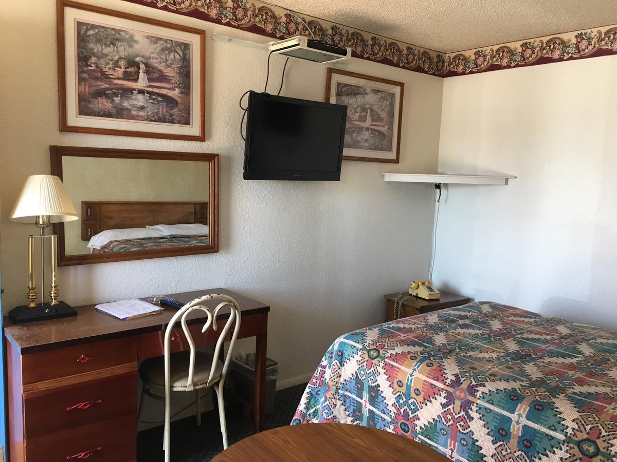 Skyliner Motel Stroud Экстерьер фото