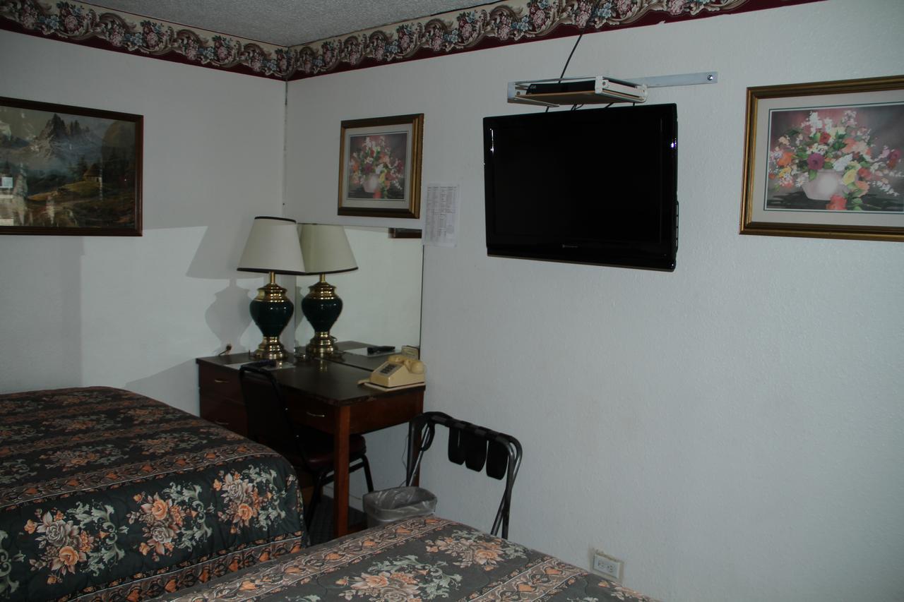 Skyliner Motel Stroud Экстерьер фото