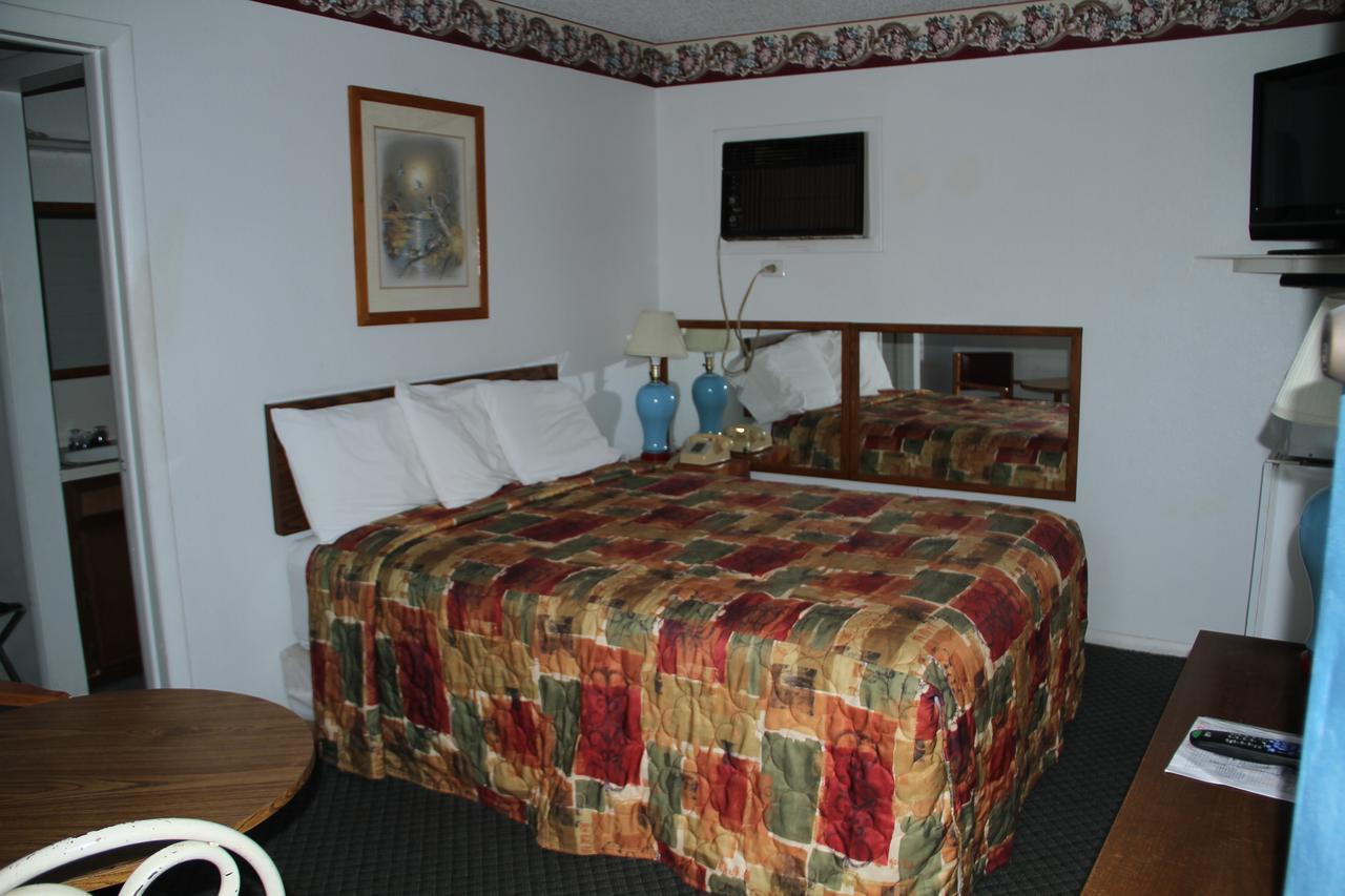 Skyliner Motel Stroud Экстерьер фото
