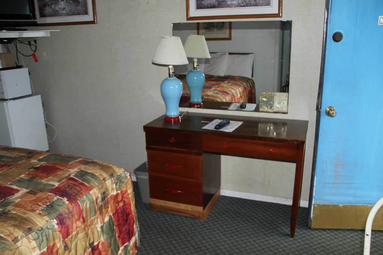 Skyliner Motel Stroud Экстерьер фото