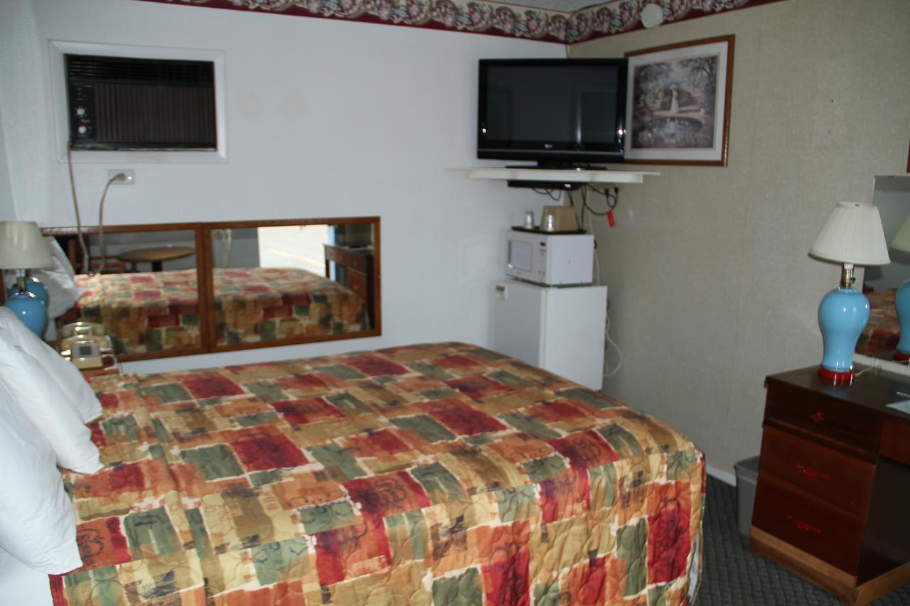 Skyliner Motel Stroud Экстерьер фото