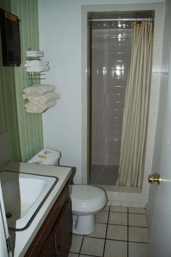 Skyliner Motel Stroud Экстерьер фото