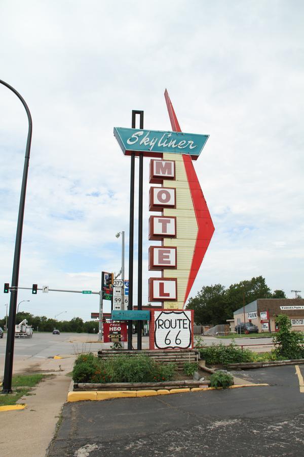 Skyliner Motel Stroud Экстерьер фото