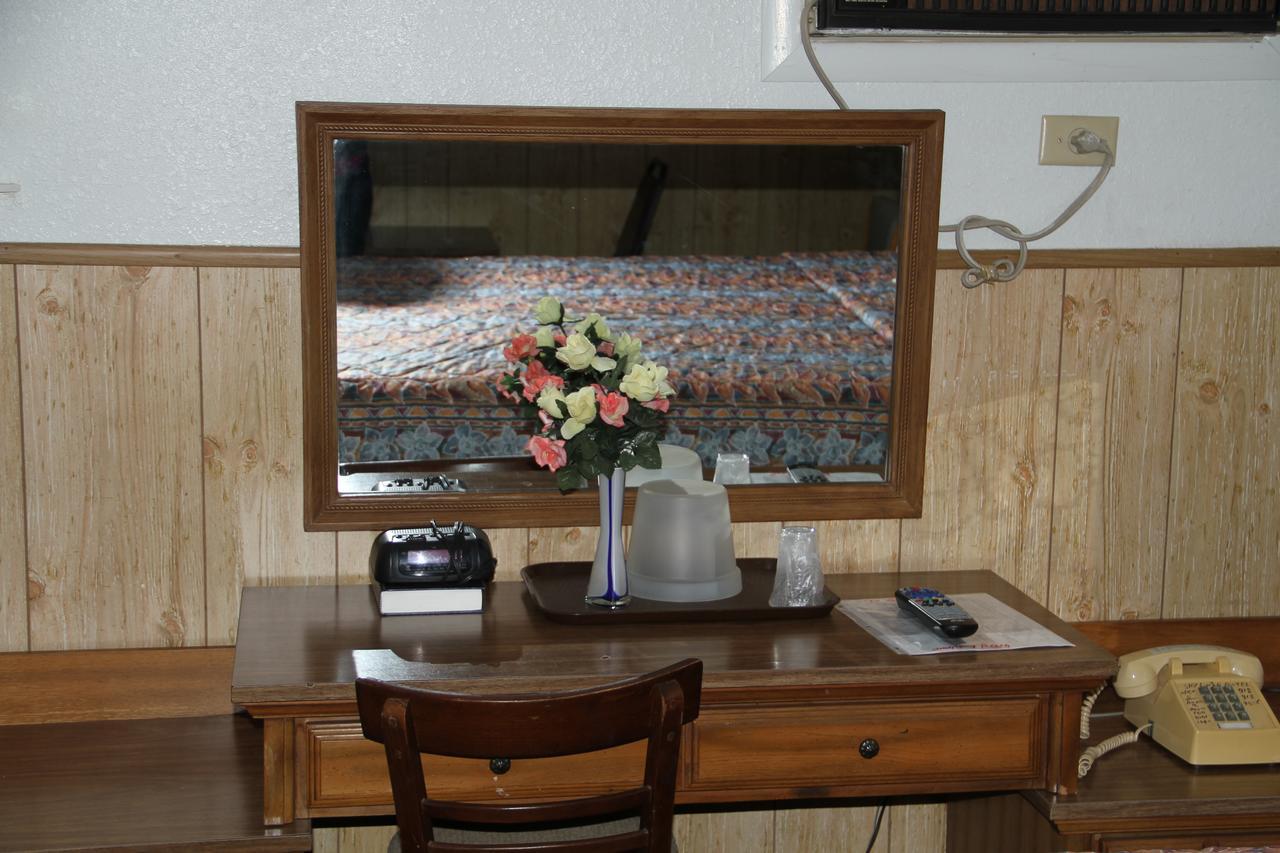Skyliner Motel Stroud Экстерьер фото