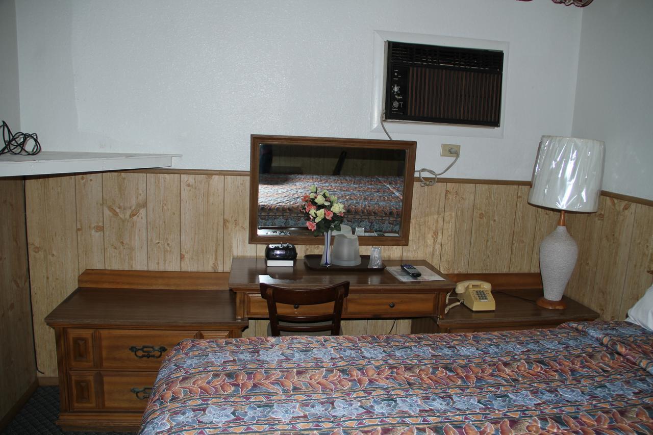 Skyliner Motel Stroud Экстерьер фото