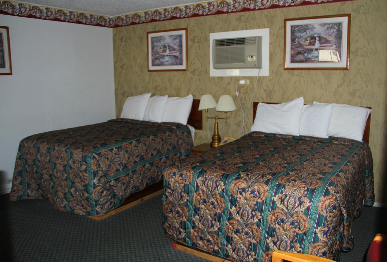 Skyliner Motel Stroud Экстерьер фото
