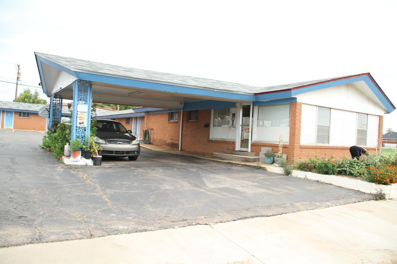 Skyliner Motel Stroud Экстерьер фото