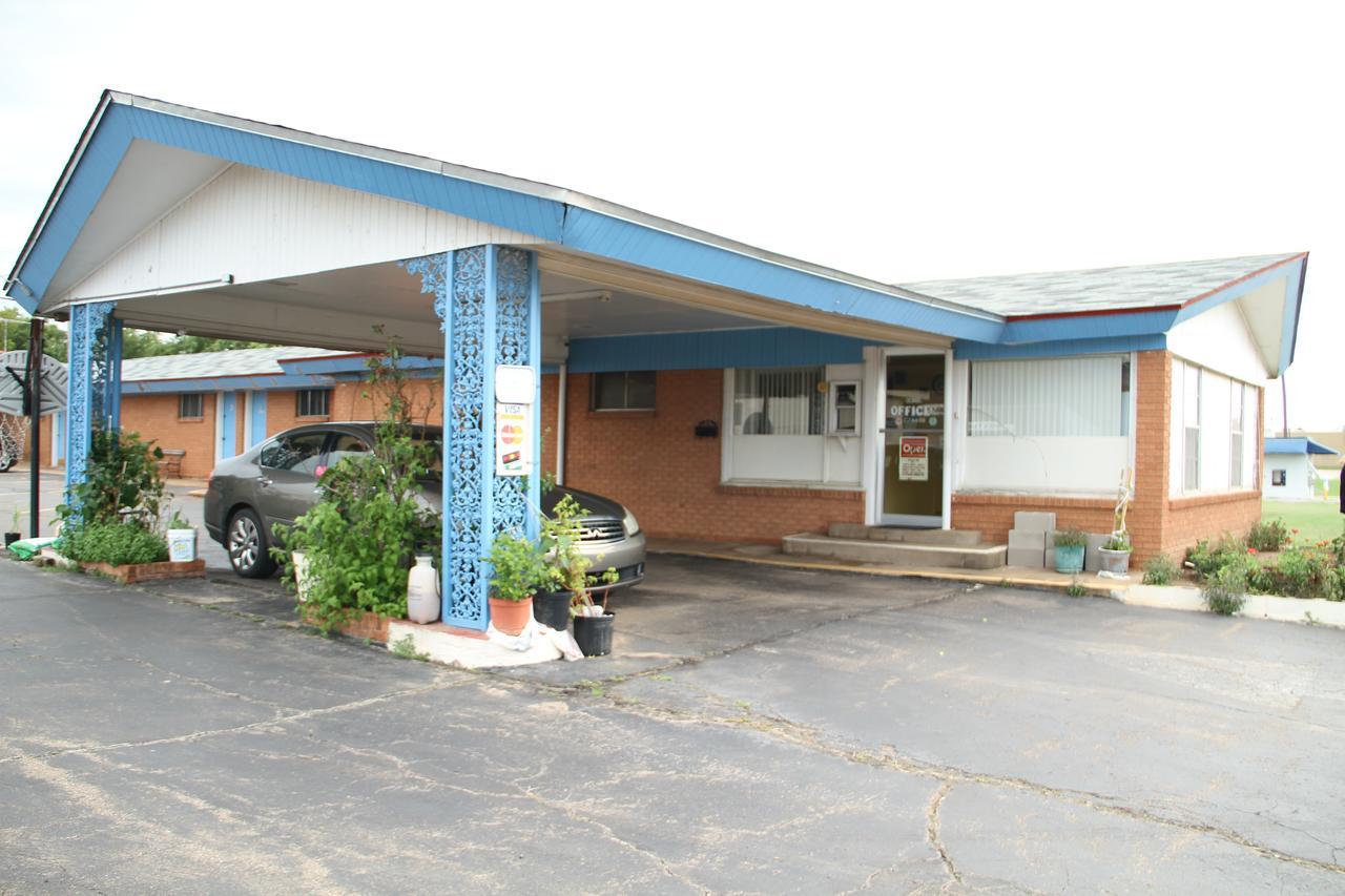 Skyliner Motel Stroud Экстерьер фото