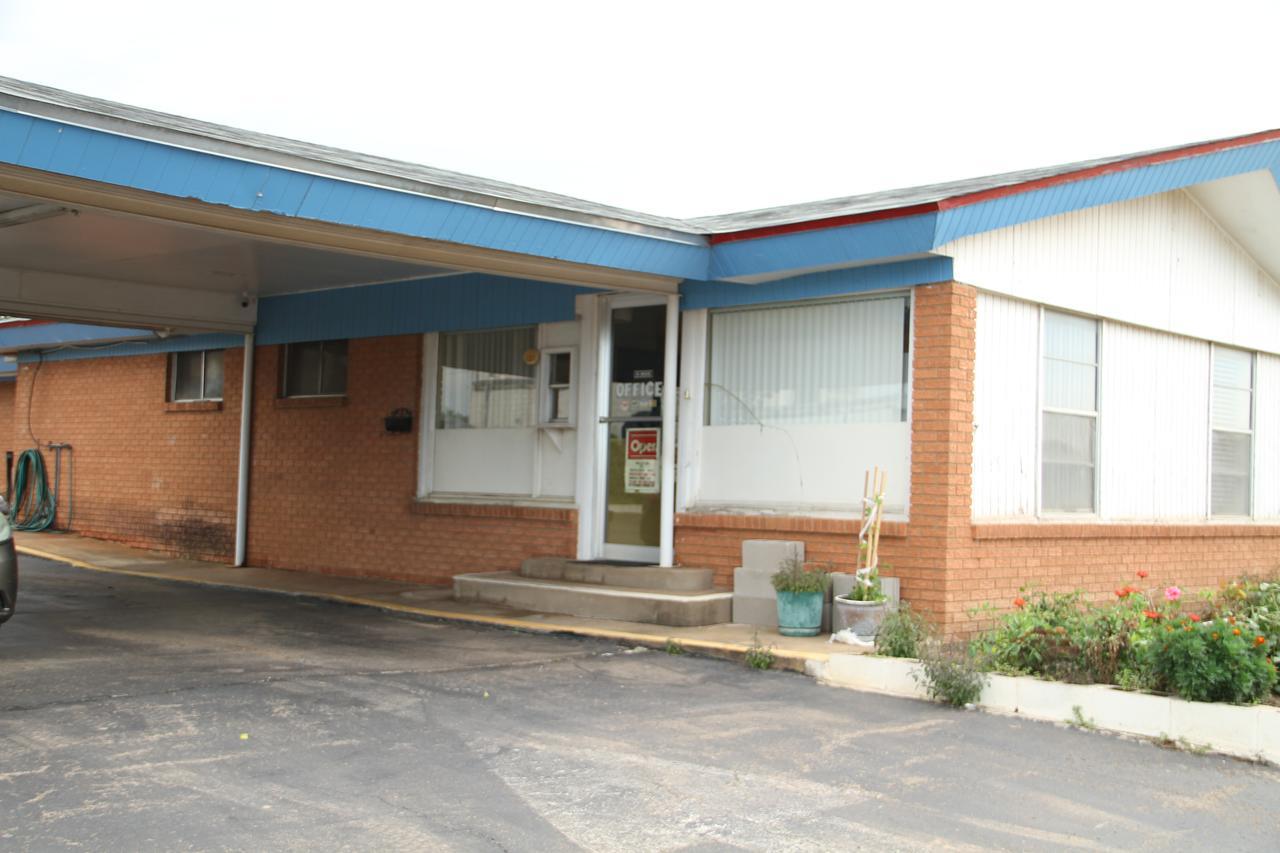 Skyliner Motel Stroud Экстерьер фото